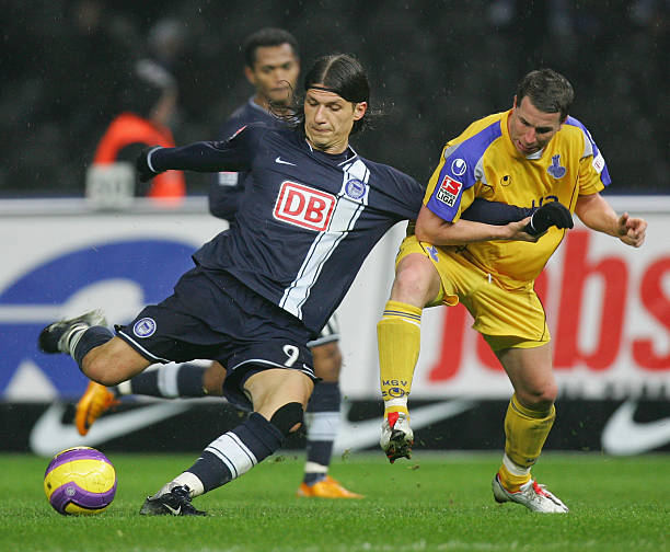 在进攻端展 在进攻端展