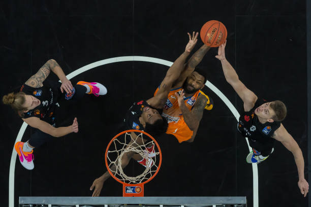 员都曾在餐 员都曾在餐